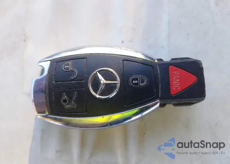 2015 Mercedes-Benz C 300 4Matic z USA, uszkodzony, nr VIN 55SWF4KBXFU081709